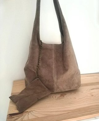 Bolso de ante  color taupe