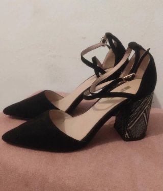 Zapatos de tacón ancho negros