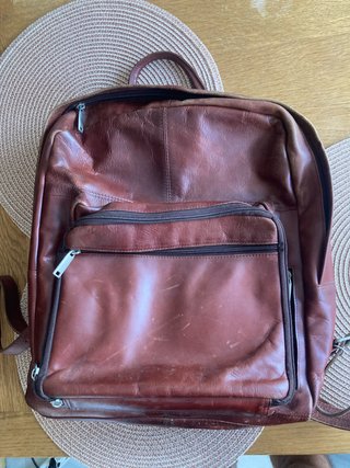 Mochila de Piel Marrón hecha a mano marroquinería