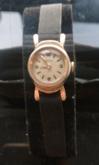 Reloj de mujer Kardex de carga manual
