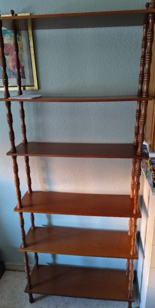 Estantería de madera con 6 baldas