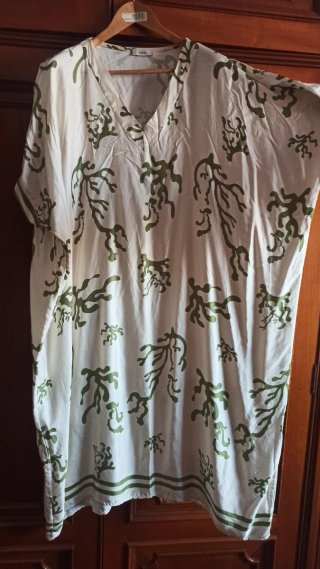 Vestido Túnica Estampado Blanco y Verde