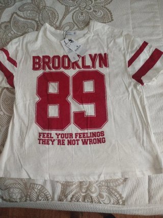 Camiseta stradivarius Brooklyn 89 Talla L