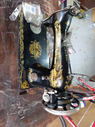 Máquina de coser Singer antigua