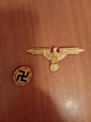 Set de dos Insignias II Guerra Mundial