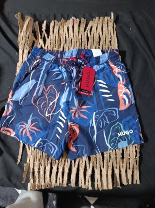 Bañador Hugo Estampado ,nuevo con etiqueta talla m