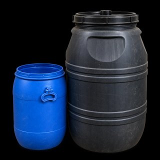Bidón negro de plastico