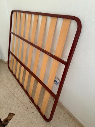 Somier de láminas con estructura metálica
