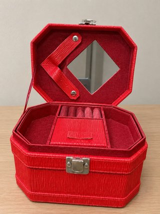 Joyero Rojo Elegante
