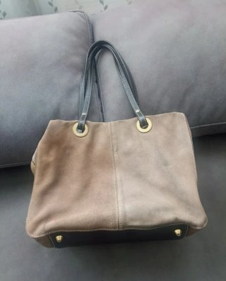 Bolsos, zapatillas y puzzle