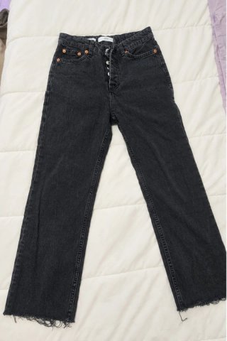 Pantalón vaquero negro Mango