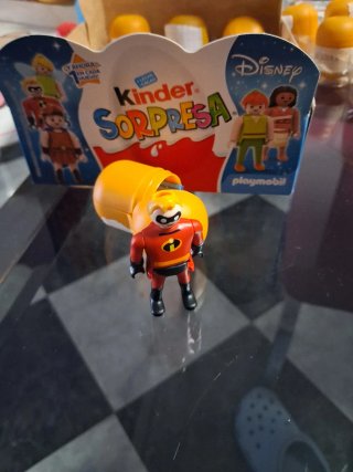 Figura Mr. Increíble Kinder Sorpresa