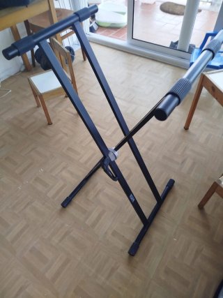 Soporte para Teclado en X