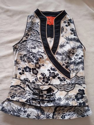 Camisa Estilo Japonés con Cinturón opcinal.Talla S