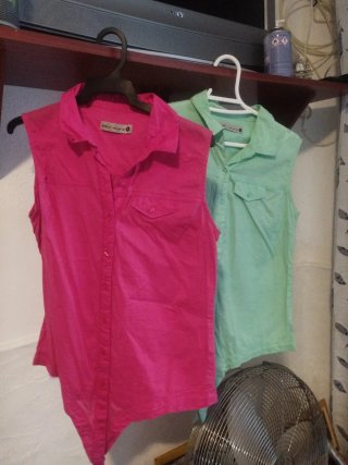 2 Blusas sin mangas talla S