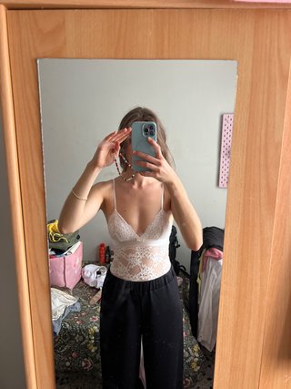 Body de encaje beige
