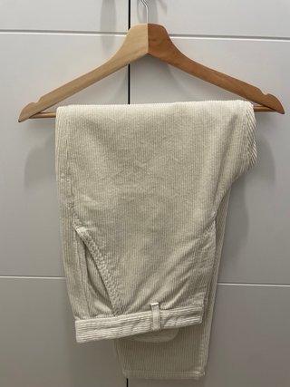 Pantalón de pana Zara Color Crema.