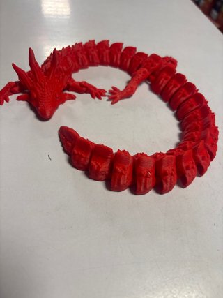 Figura de Dragón Articulado Impresa en 3D