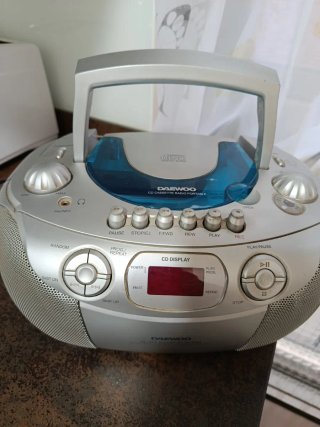 Radiocassette Daewoo con Reproductor CD