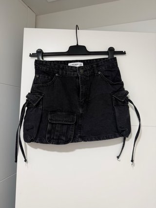 Falda Vaquera Corta Cargo Negra Pull&Bear XS