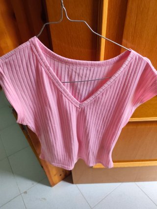 Camiseta rosa de canalé