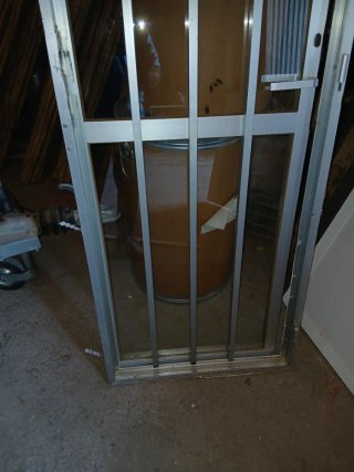 Puerta de Aluminio con Cristal