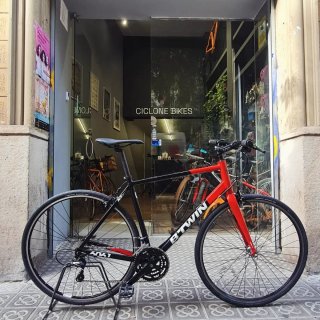 Bicicleta 700 B'Twin Triban 520