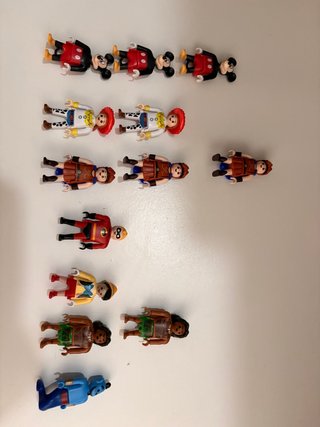Lote de 13 muñecos Disney Kinder