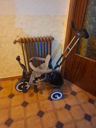 Triciclo de paseo para niños