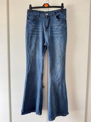 Vaqueros azules elásticos de campana, talla M