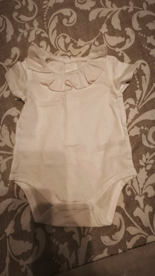 Body Blanco con Volante de 3 a 6 meses