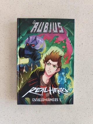 Real hero: escuela de gamers