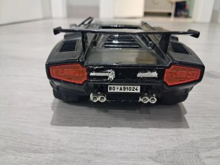 lamborghini countach burago escala 1:18