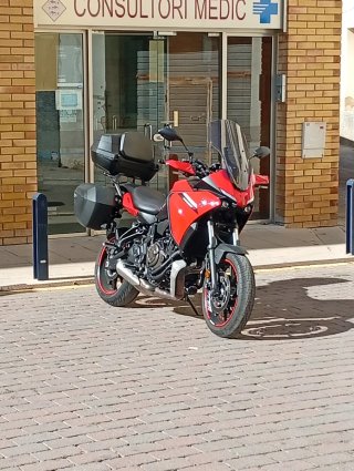 Yamaha Tracer 7 Roja