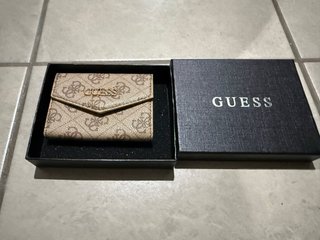 Cartera Guess Beige