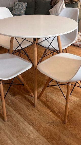 Conjunto de mesa y 4 sillas comedor