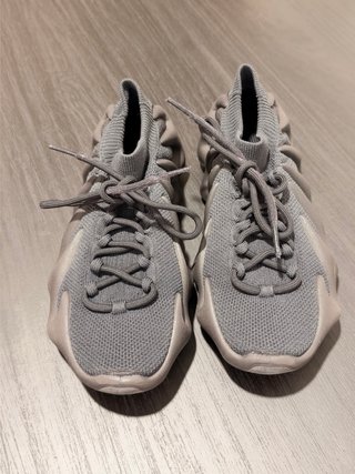 Adidas Yeezy 450 Gris y Negro Talla 41 1/3
