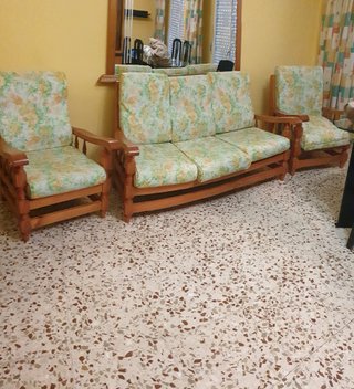 Conjunto de Sofá y 2 Sillones de Madera