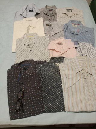 Lote de 12 camisas variadas. Manga larga