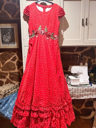 Vestido artesanal rojo de lunares