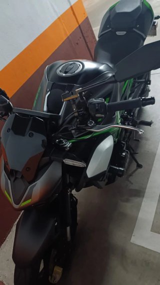 Kawasaki Z900 2025
