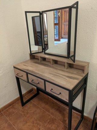 Tocador con espejo tríptico y taburete Vasagle