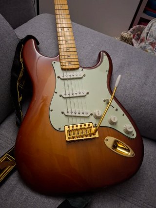 Squier Stratocaster 40th Anniversary