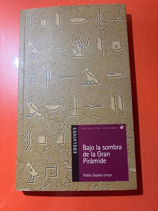 Bajo la sombra de la Gran Pirámide