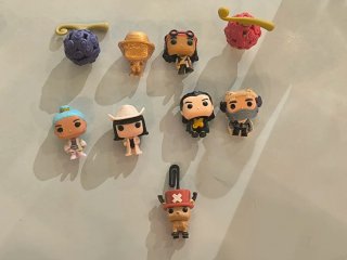 Set de 9 figuras One Piece Kinder