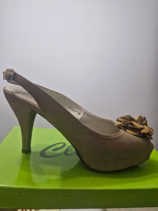 Zapatos de fiesta beige talla 39