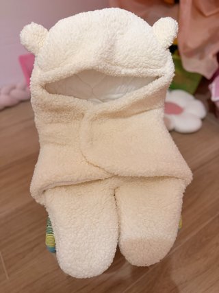 Saco de lana para bebé con capucha