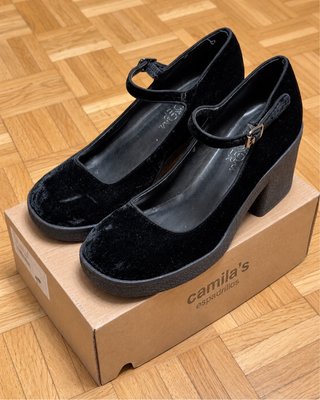 Zapatos Camila's Negros de Terciopelo