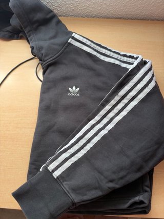 Sudadera adidas Negra con Capucha
