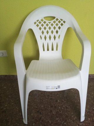 Silla de plástico
